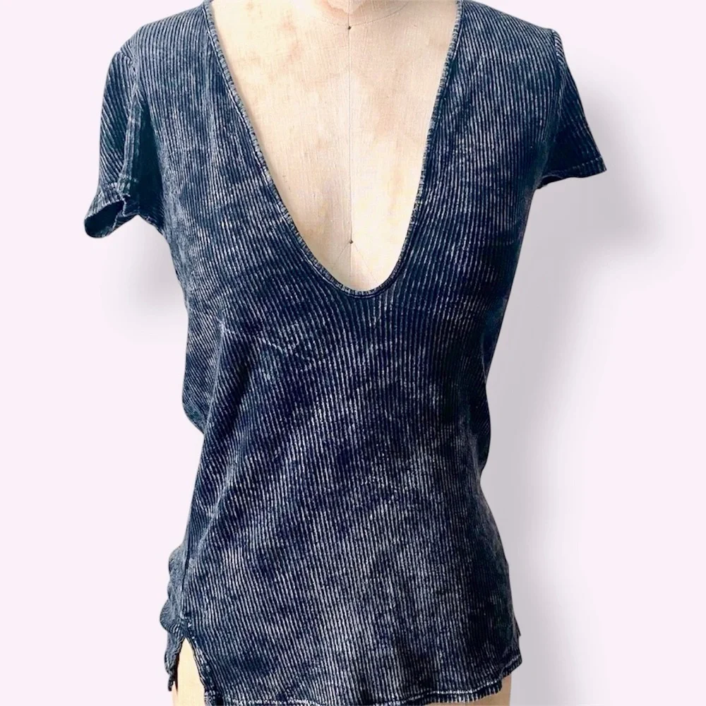 FREE PEOPLE Ribbed Charcoal Grey Black Deep V-Neck Tee T-shirt Top - Picture 3 of 11